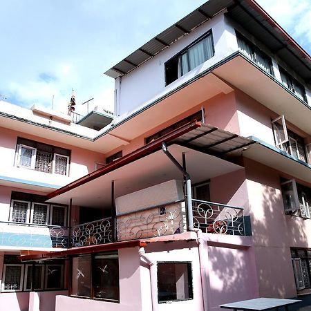 Mitra Garden Inn Katmandú Exterior foto